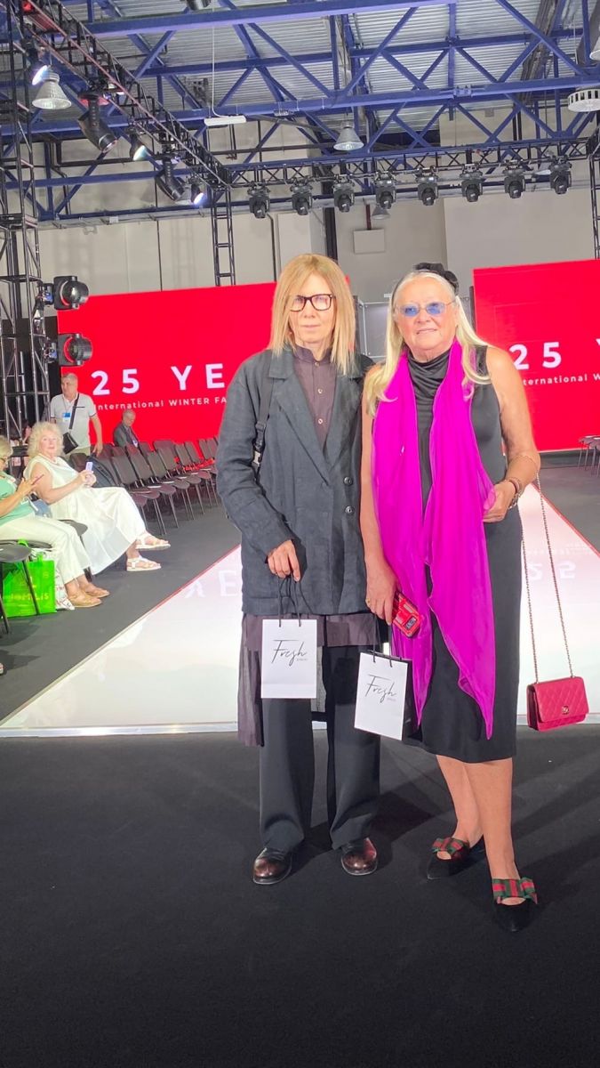 28 июня прошел грандиозный гала-показ известных и начинающих дизайнеров в рамках 25-й Международной выставки зимней моды, кожи и меха «LeShow Москва»